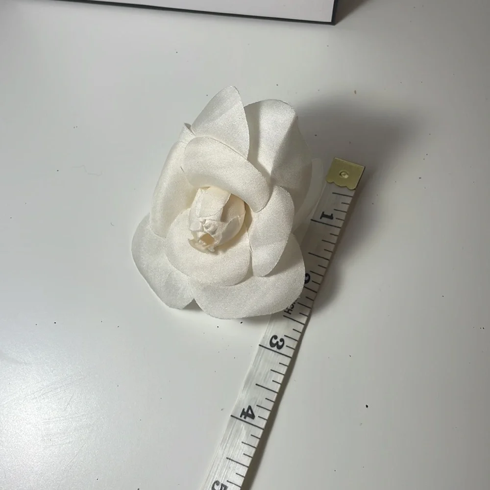 AUTHENTIC Chanel Pin Brooch satin flower - Picture 10 of 11